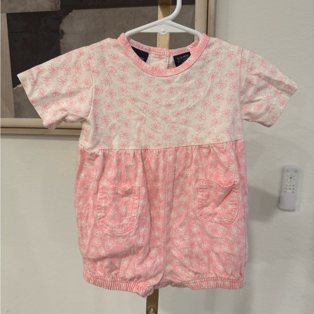 Vintage two tone Honors pink and white floral short sleeve romper 6-9 months